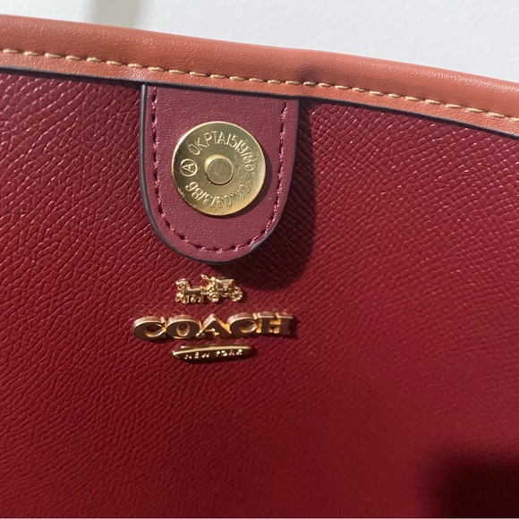 Coach x Peanuts City Collaboration Snoopy Tote Bag - Picture 9 of 10